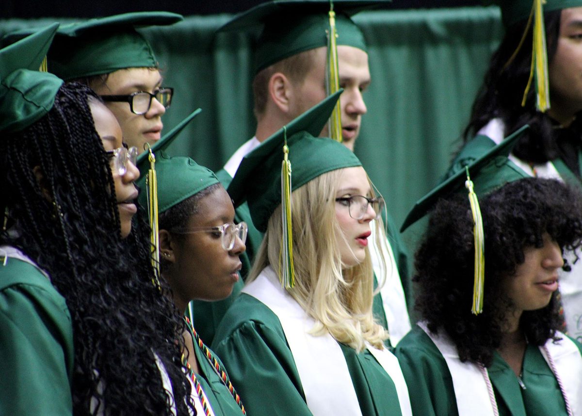 The senior choir sings a farewell song. 